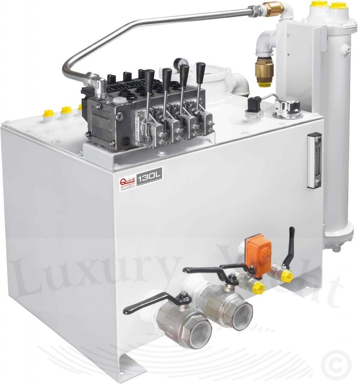 zbiornik oleju HT130LT.jpg